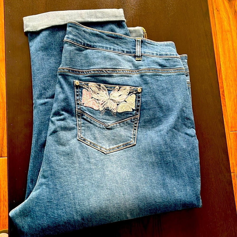 Avenue capri pants